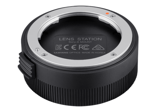 Lens station